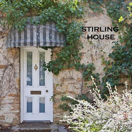 Crafers Cottages Adelaide Room photo