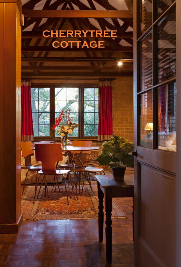 Crafers Cottages Adelaide Room photo