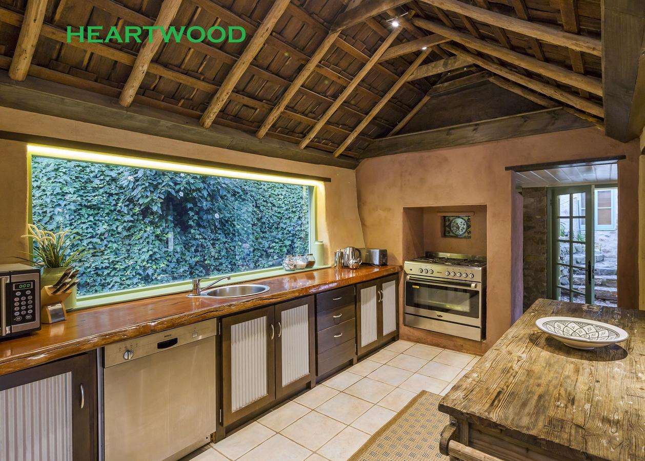 Crafers Cottages Adelaide Room photo